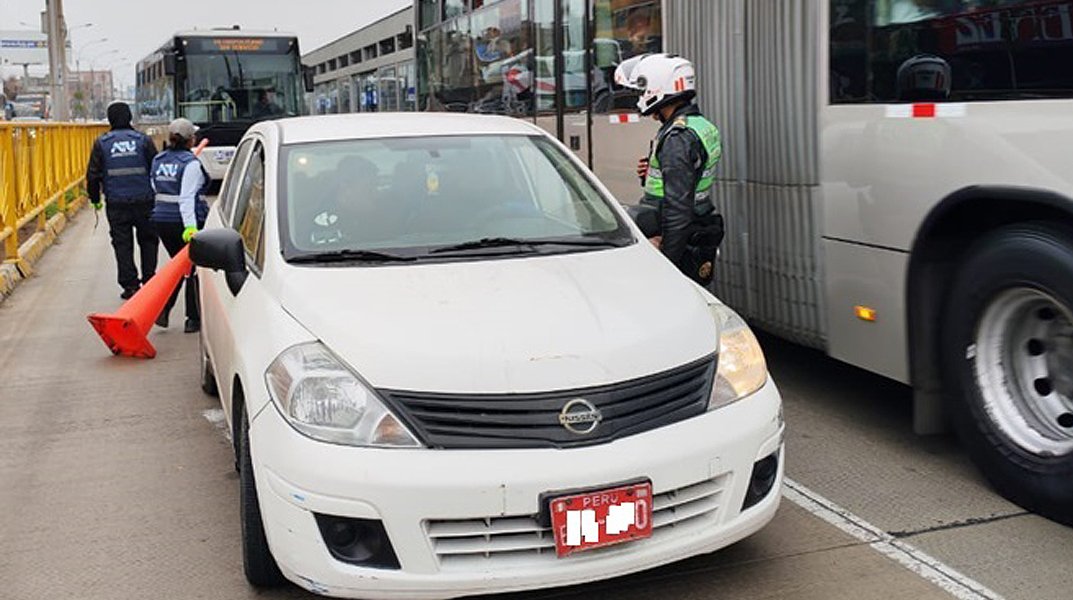 ATU: invadir la vía del Metropolitano demora operación e usuarios pierden valioso tiempo